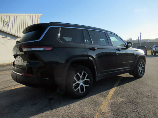 2023 Jeep Grand Cherokee Limited photo 7