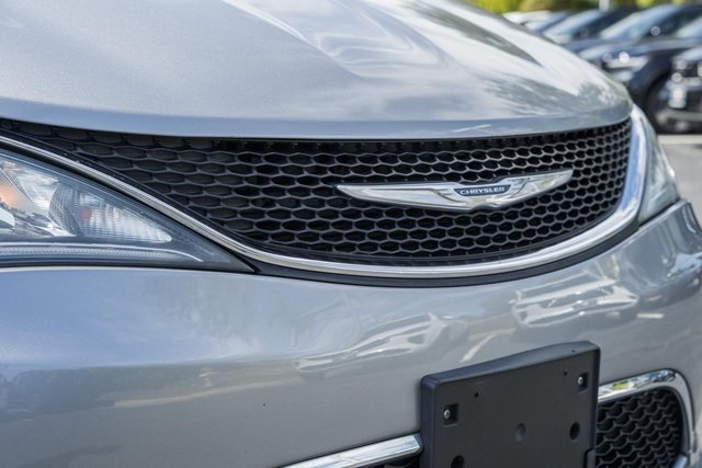 2018 Chrysler Pacifica Touring Plus photo 11