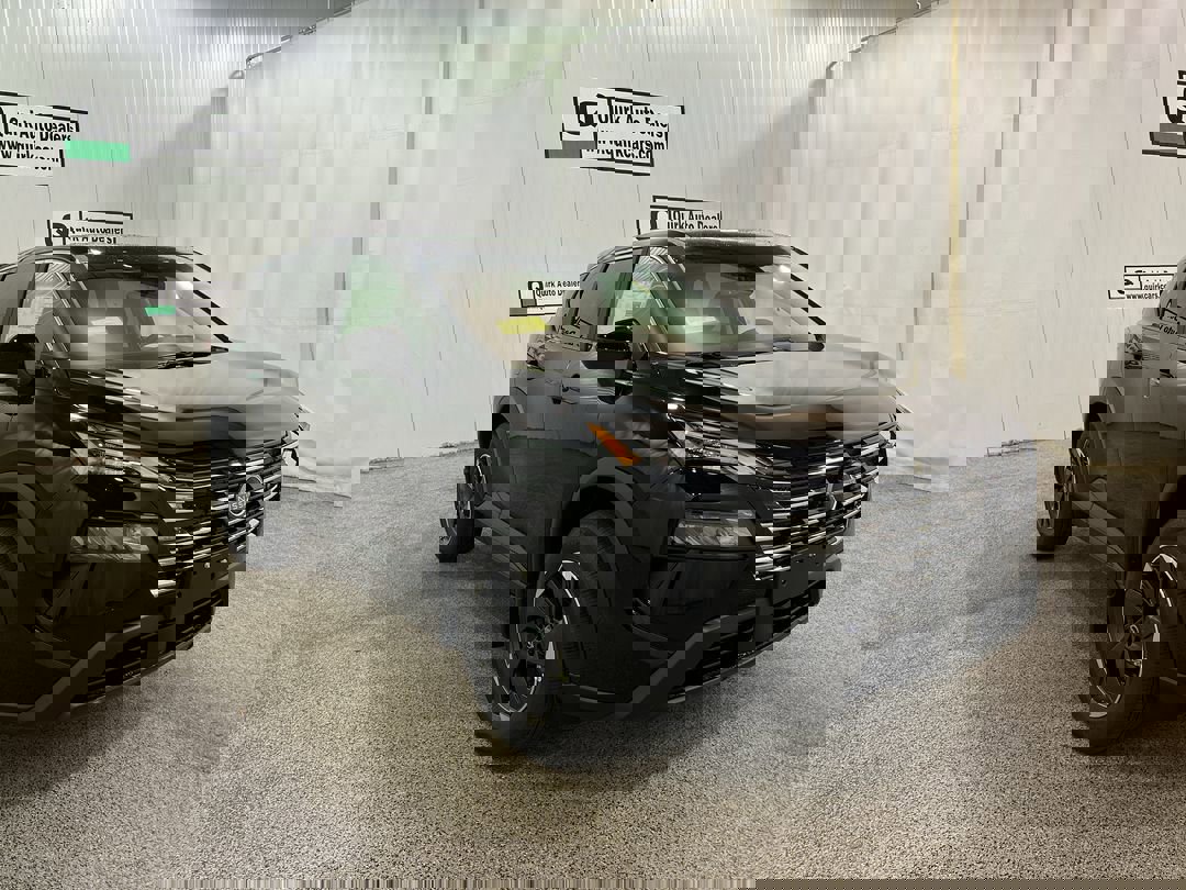 2026 Nissan Rogue SV's photo