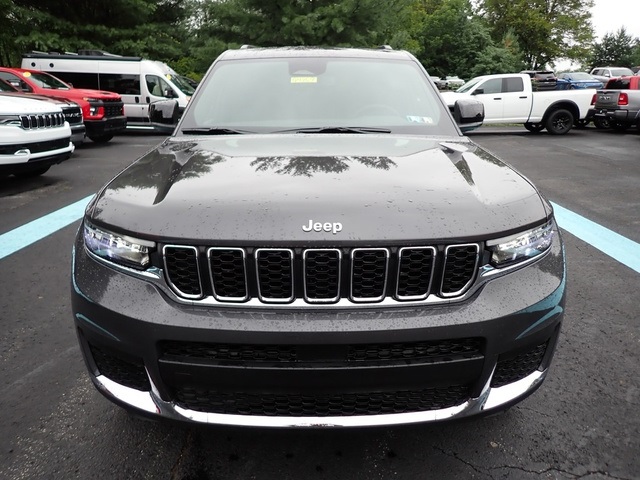 2024 Jeep Grand Cherokee Laredo photo 6
