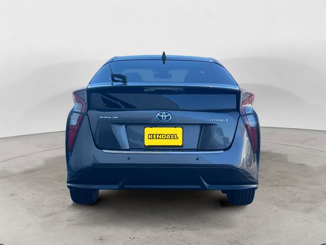 2017 Toyota Prius Four photo 4
