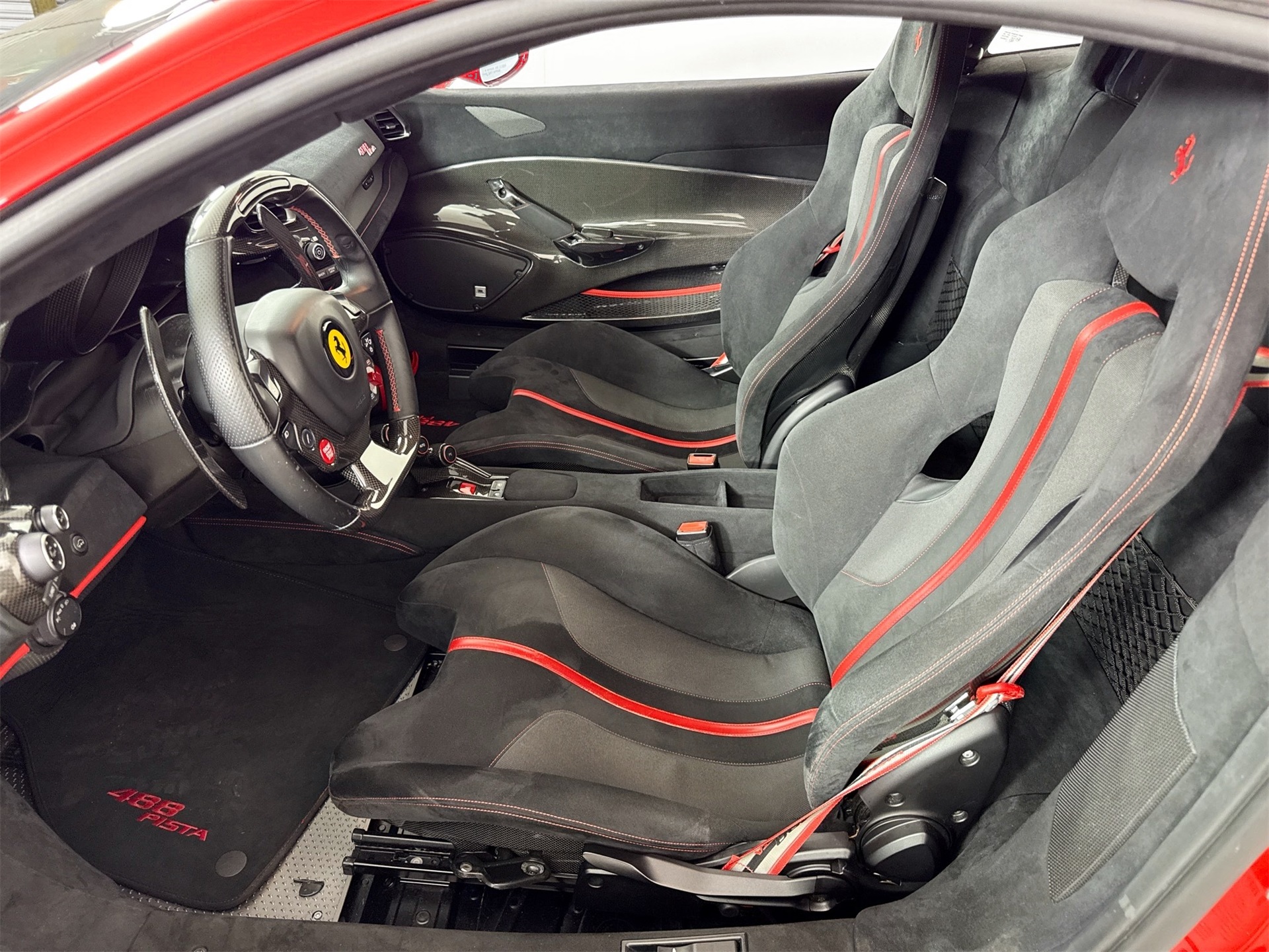 2020 Ferrari 488 Pista photo 9