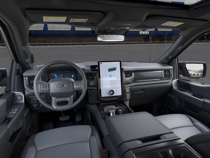 2025 Ford F-150 Lightning Lariat photo 10