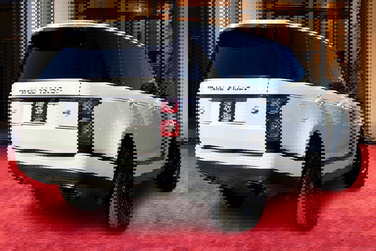 2020 Land Rover Range Rover HSE photo 12