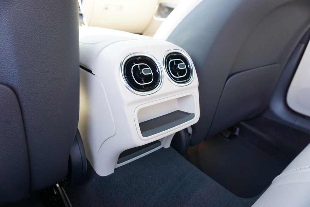 2025 Mercedes Benz C 300 photo 45