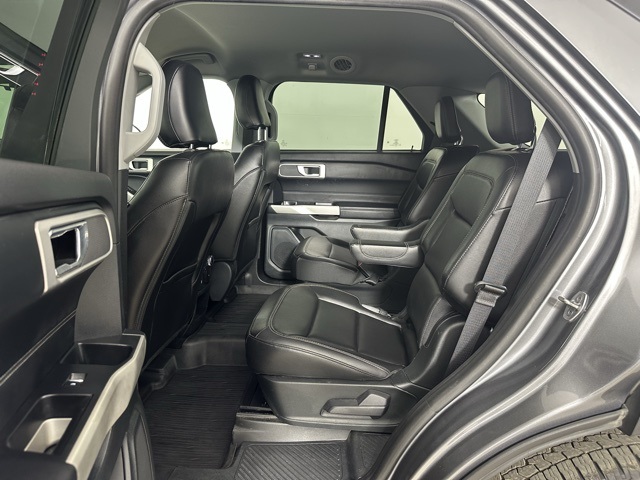 2021 Ford Explorer XLT photo 13