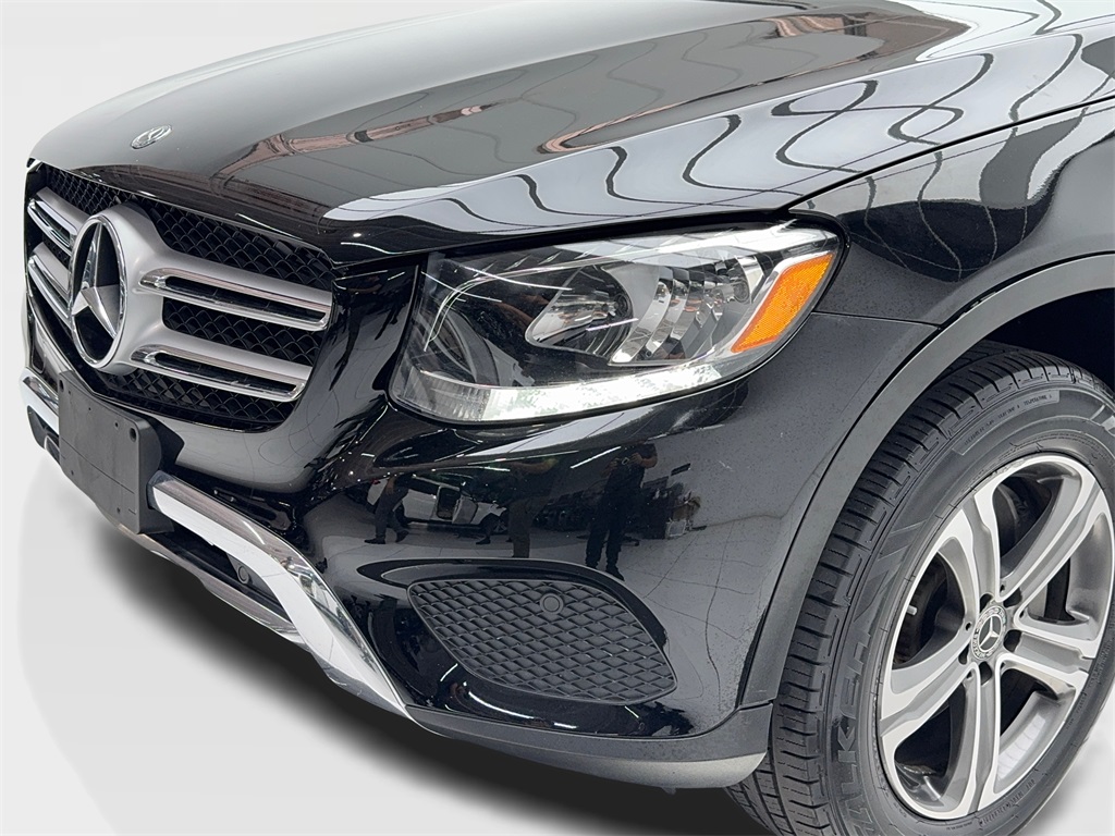 2019 Mercedes Benz GLC 300 photo 4