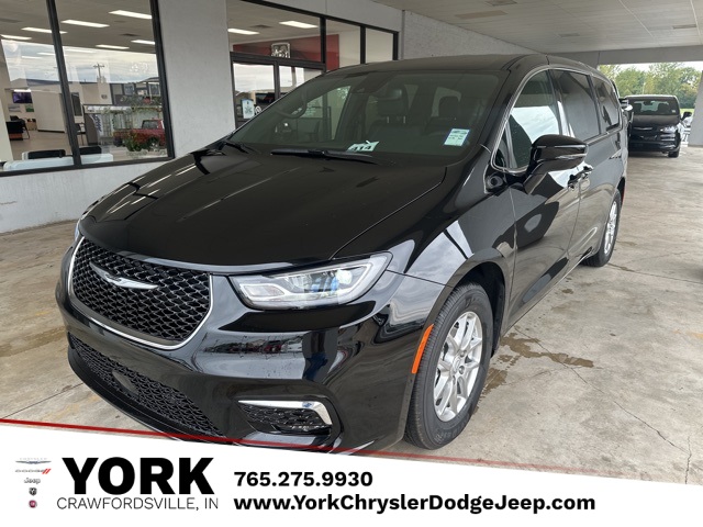 2026 Chrysler Pacifica Select's photo