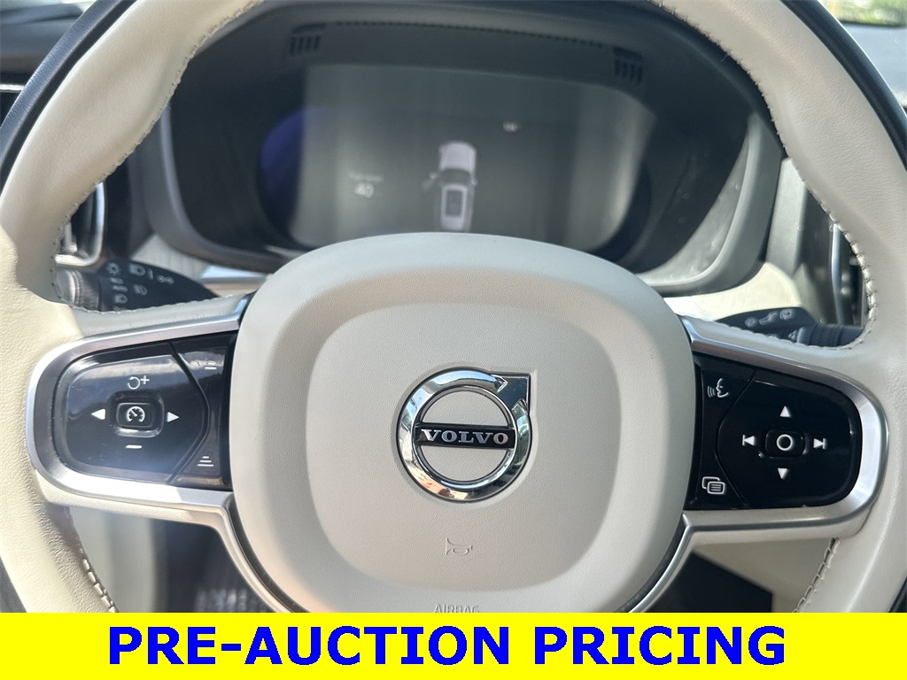 2024 Volvo XC60 B5 Plus photo 10