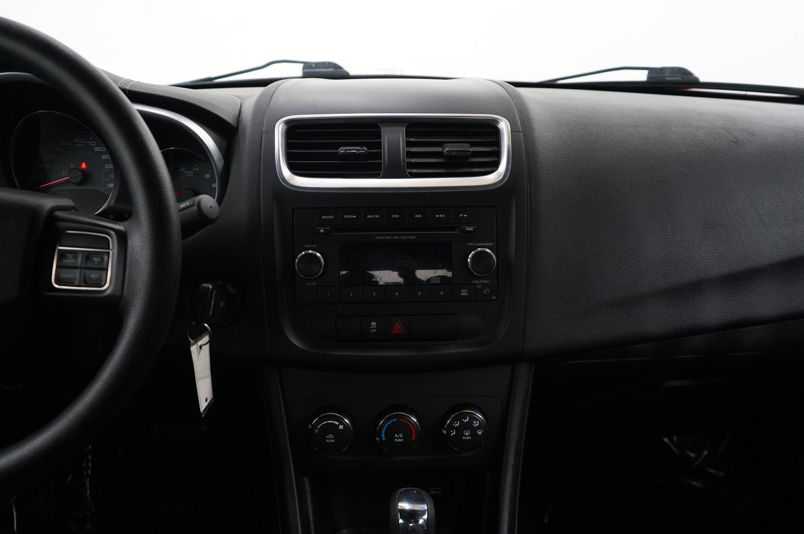 2014 Dodge Avenger SE photo 14