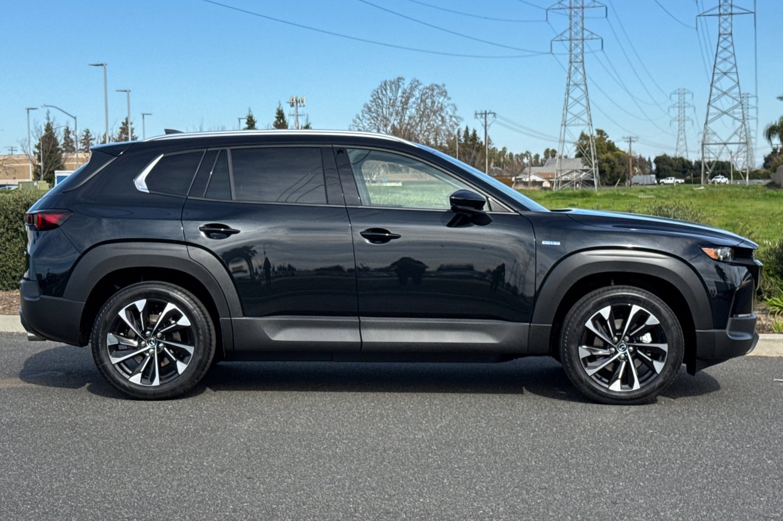 2025 Mazda CX-50 Premium Plus photo 2