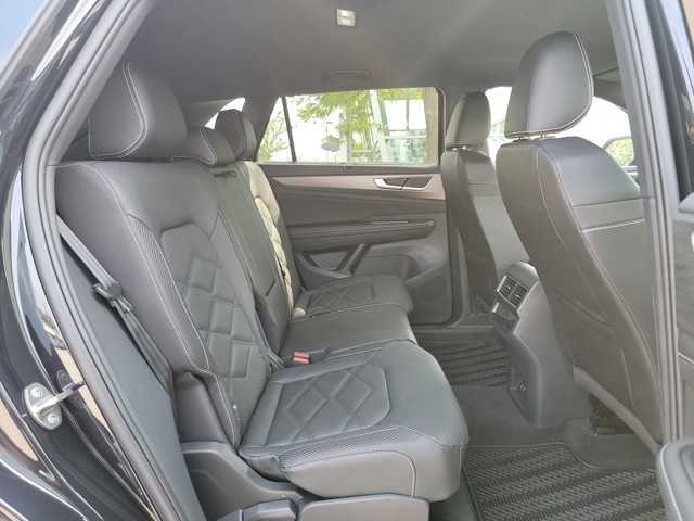 2026 Volkswagen Atlas Cross Sport SE Technology photo 15