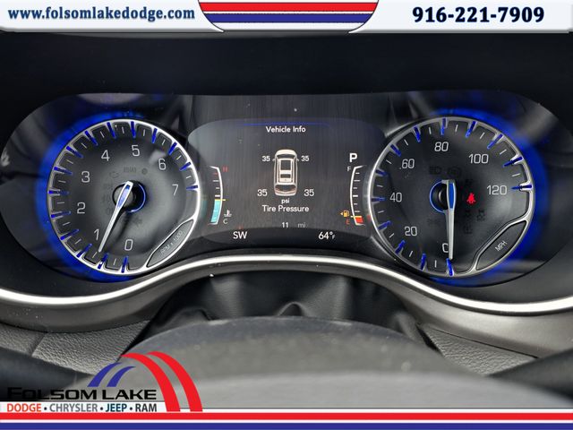 2025 Chrysler Voyager LX photo 11