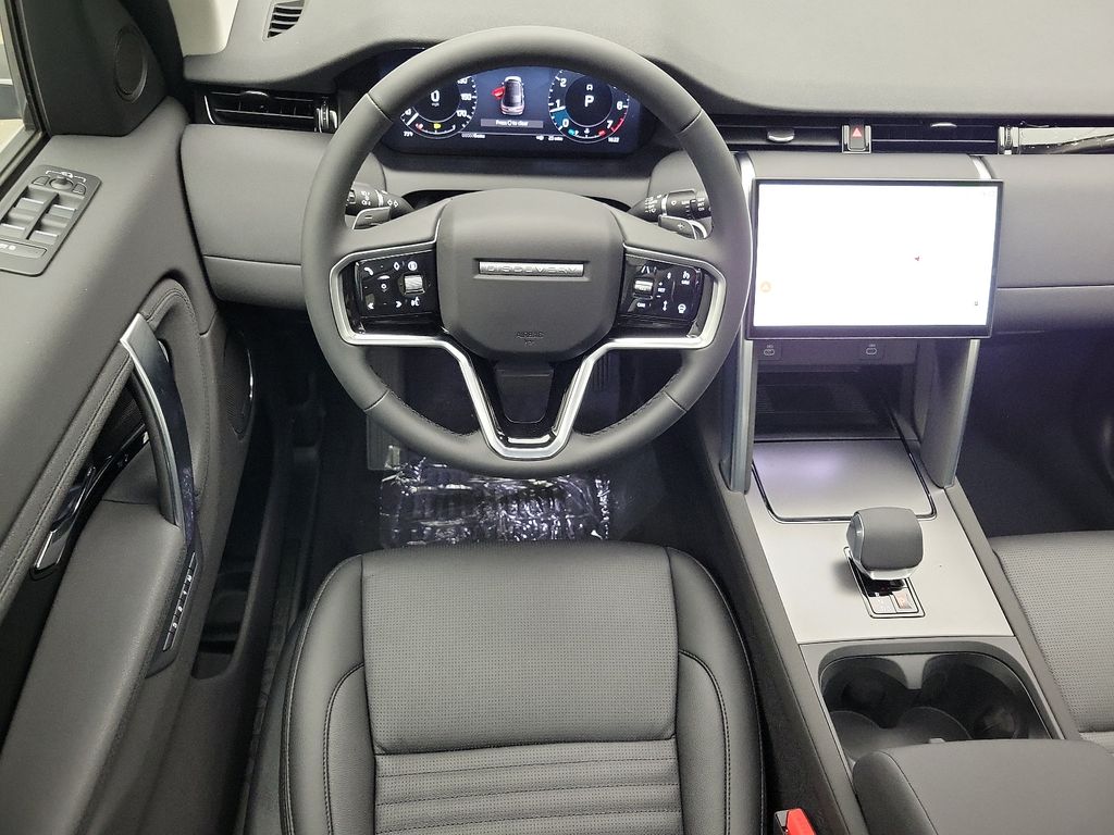 2025 Land Rover Discovery Sport S photo 6