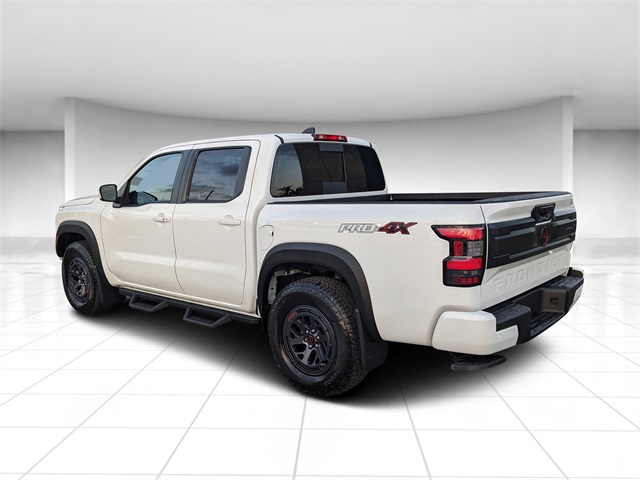 2025 Nissan Frontier Crew Cab PRO-4X photo 3
