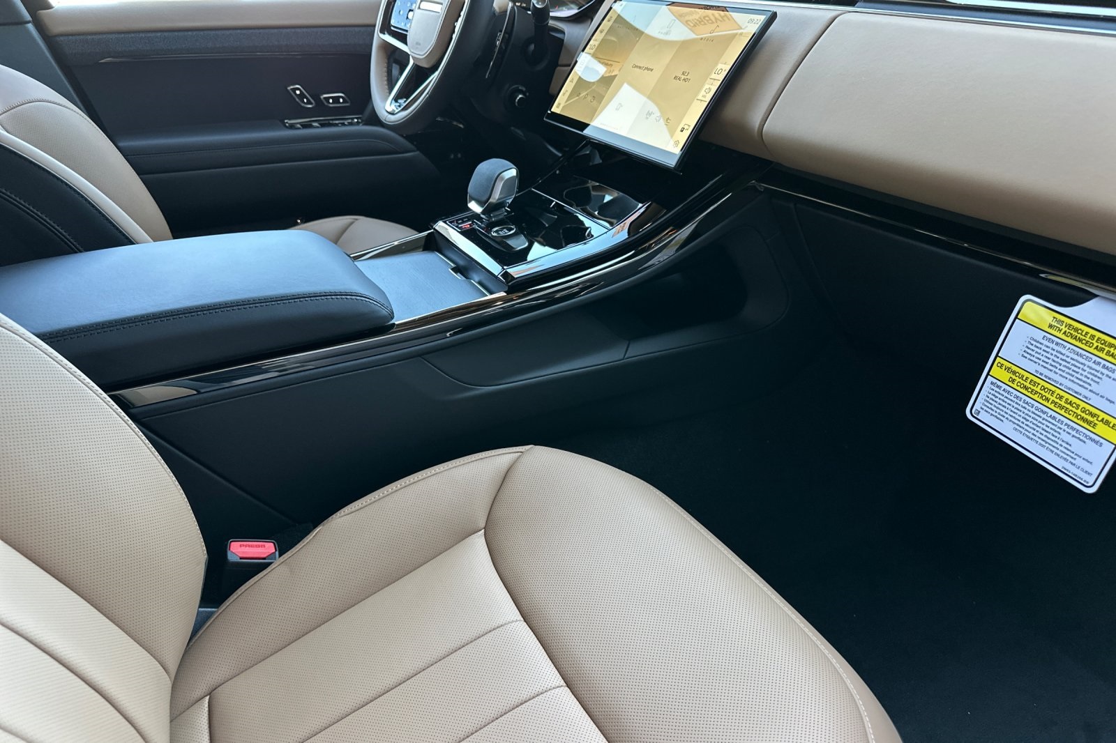 2025 Land Rover Range Rover Sport SE photo 16