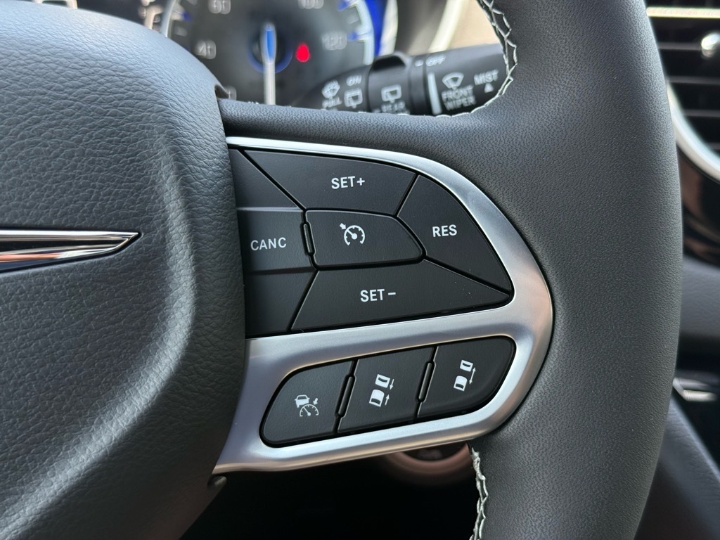 2026 Chrysler Voyager LX photo 8