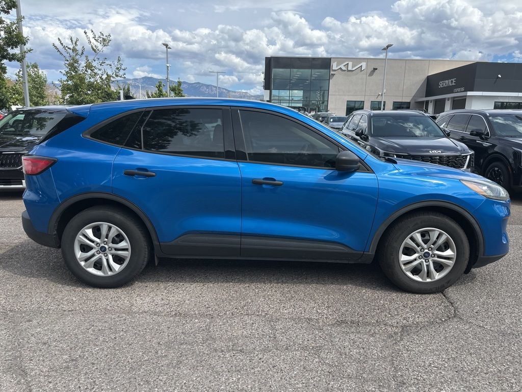 2020 Ford Escape S photo 4