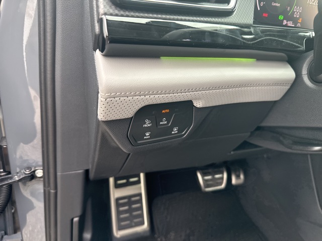 2025 Volkswagen Atlas Peak Edition SE photo 26