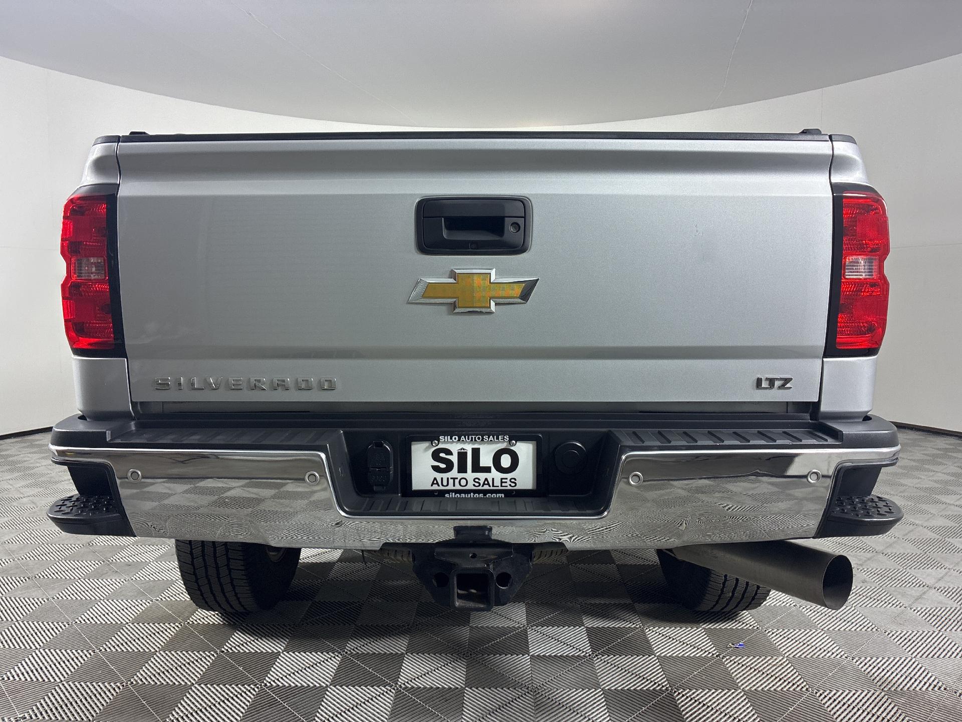2015 Chevrolet Silverado LTZ photo 4