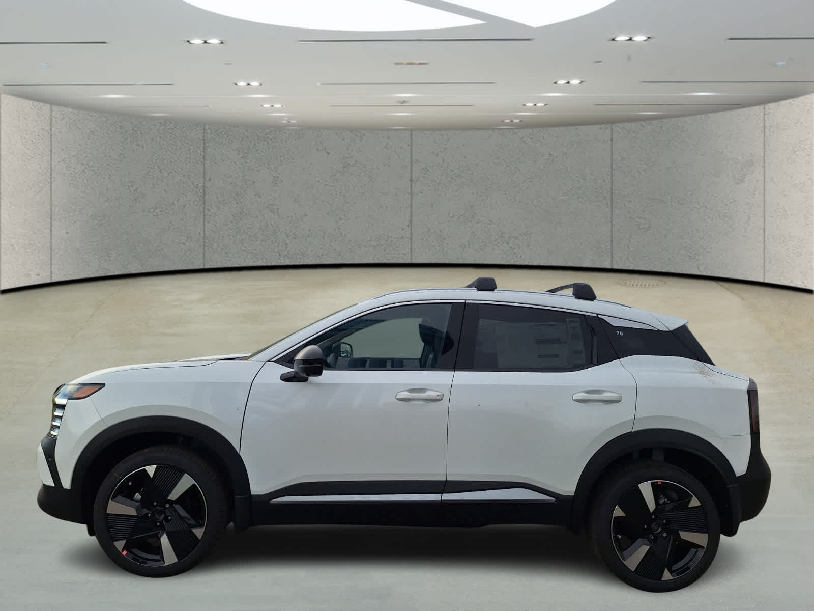 2026 Nissan Kicks SR photo 2
