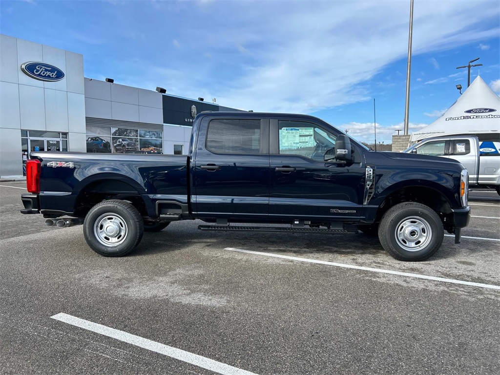 2025 Ford F-250 XL photo 3