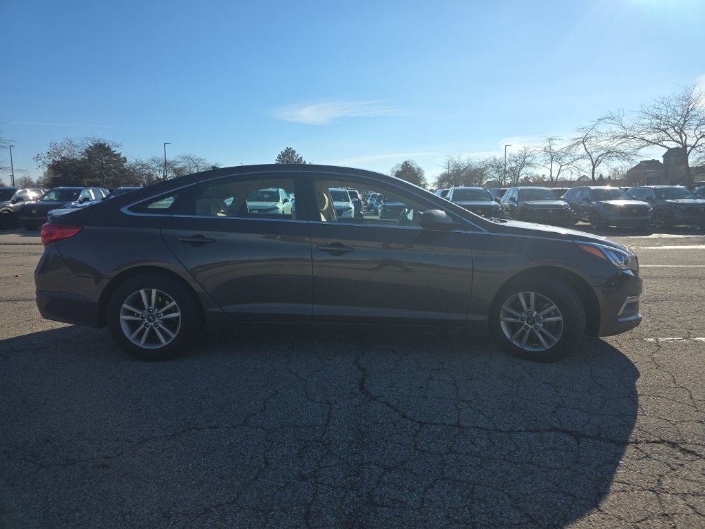 2015 Hyundai Sonata SE photo 3