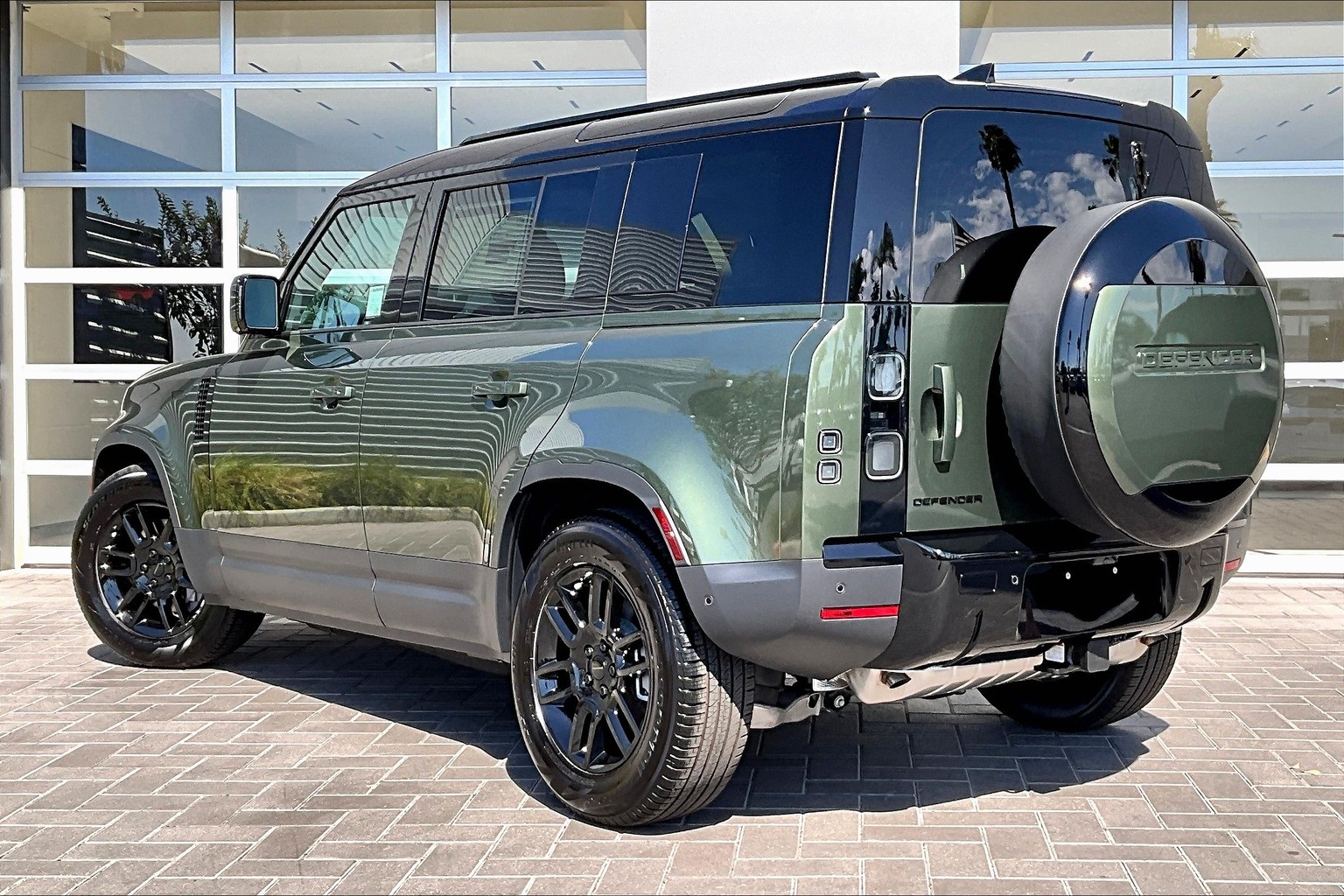 2026 Land Rover Defender 110 S photo 3