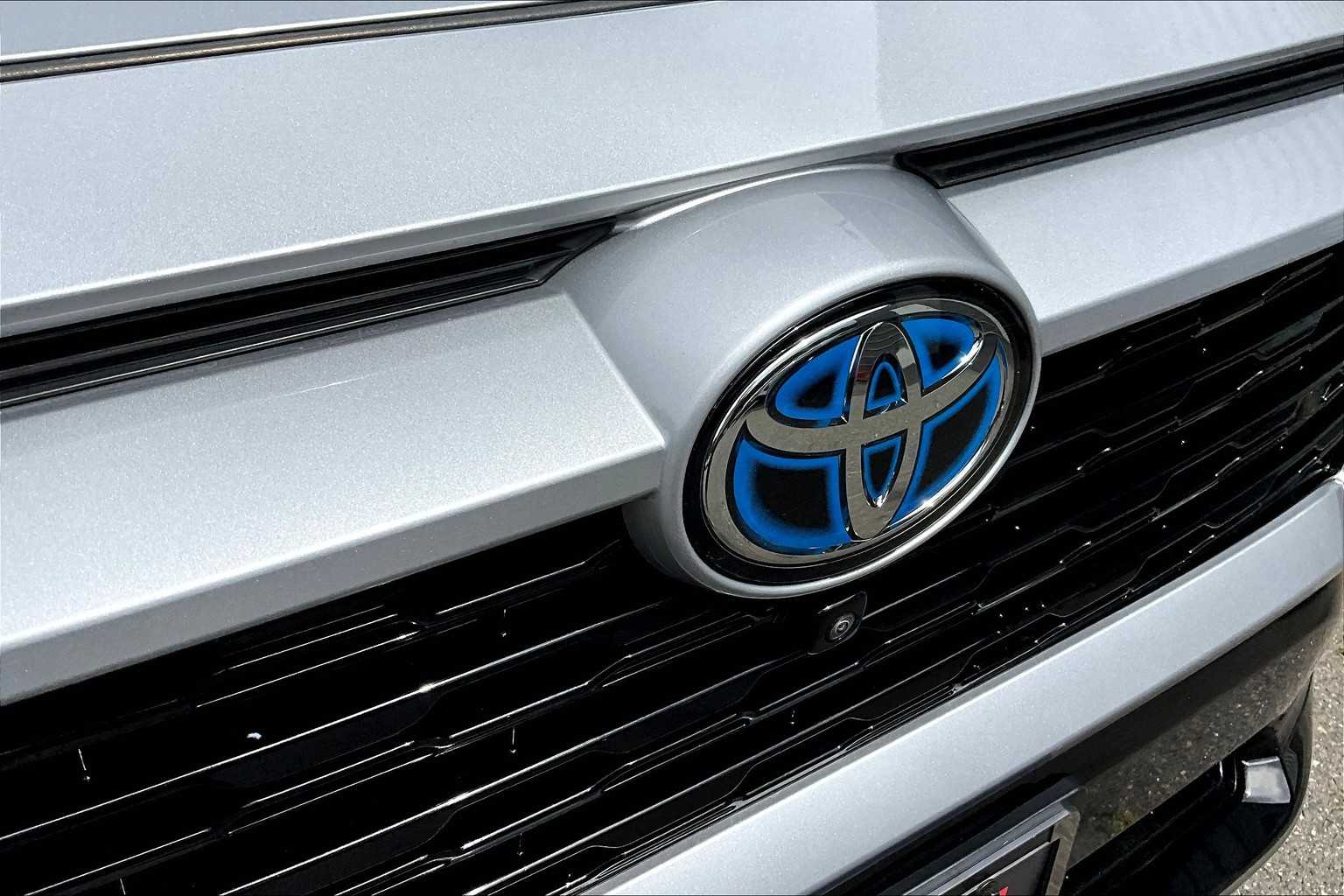 2023 Toyota RAV4 Hybrid XSE photo 25