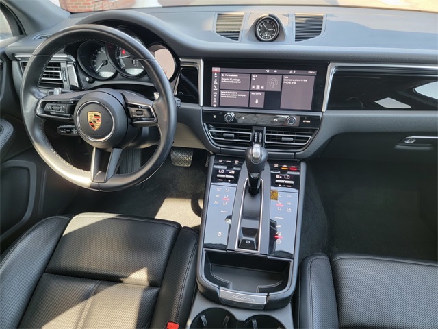 2023 Porsche Macan T photo 33