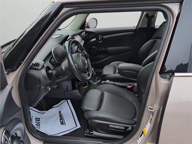 2024 Mini Cooper Hardtop S photo 11