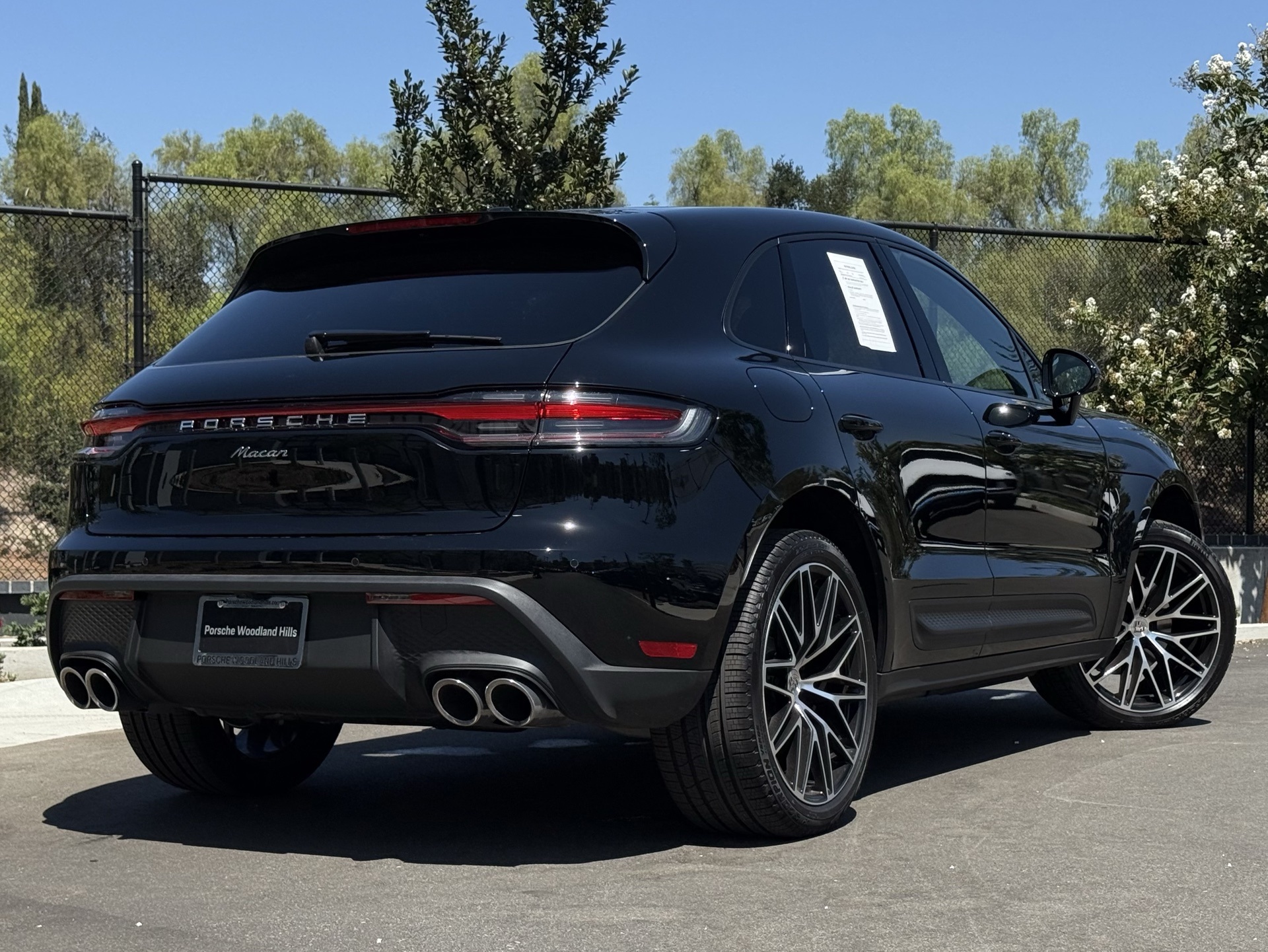 2025 Porsche Macan T photo 4