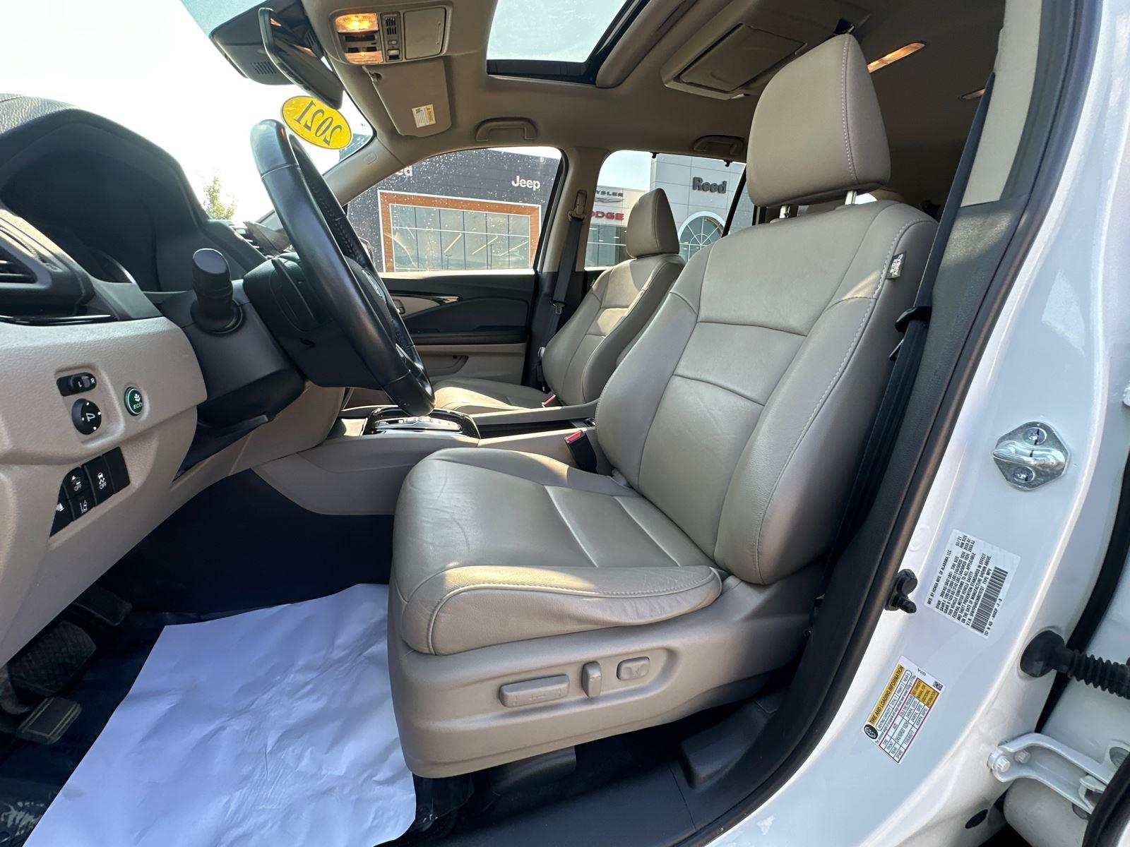 2021 Honda Pilot Touring photo 12