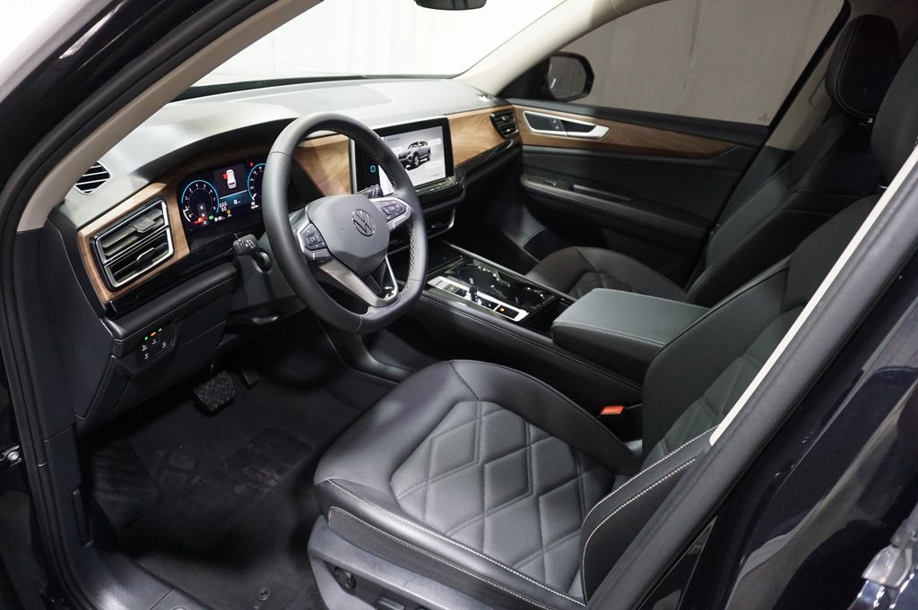 2024 Volkswagen Atlas SE Technology photo 9