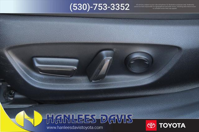 2023 Toyota Prius XLE photo 11