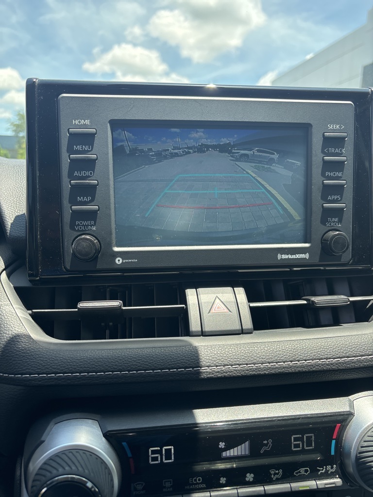 2021 Toyota RAV4 XLE photo 26