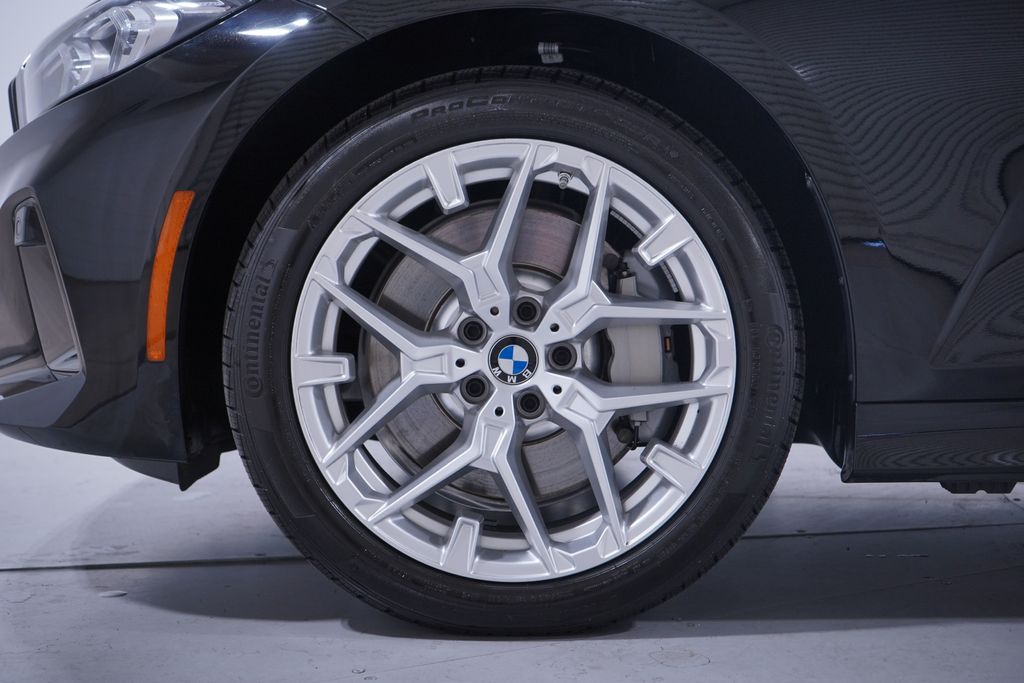 2025 Bmw 330i photo 2