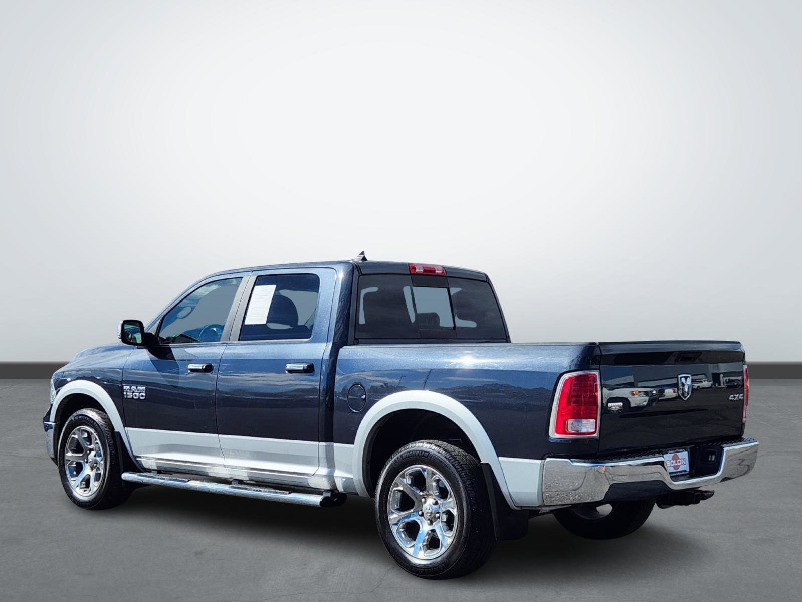 2017 Ram 1500 Laramie photo 2