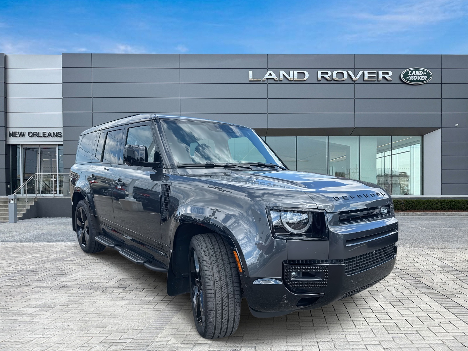 2025 Land Rover Defender 130 V8 photo 3