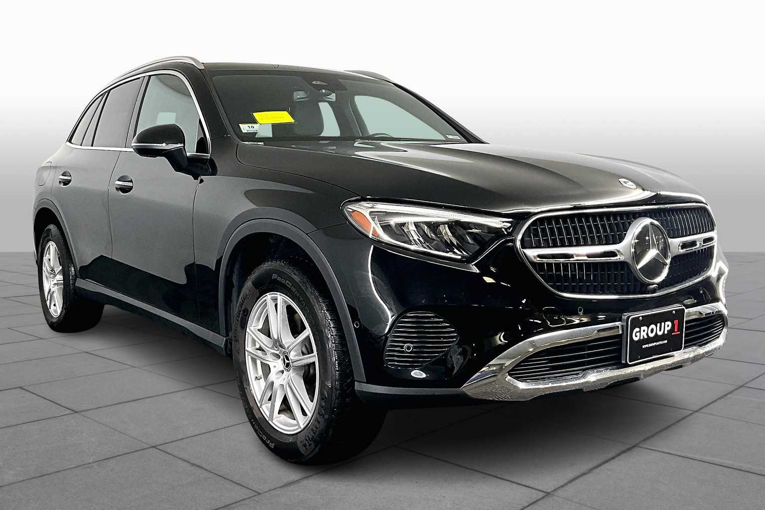 2023 Mercedes Benz GLC 300 4MATIC photo 2
