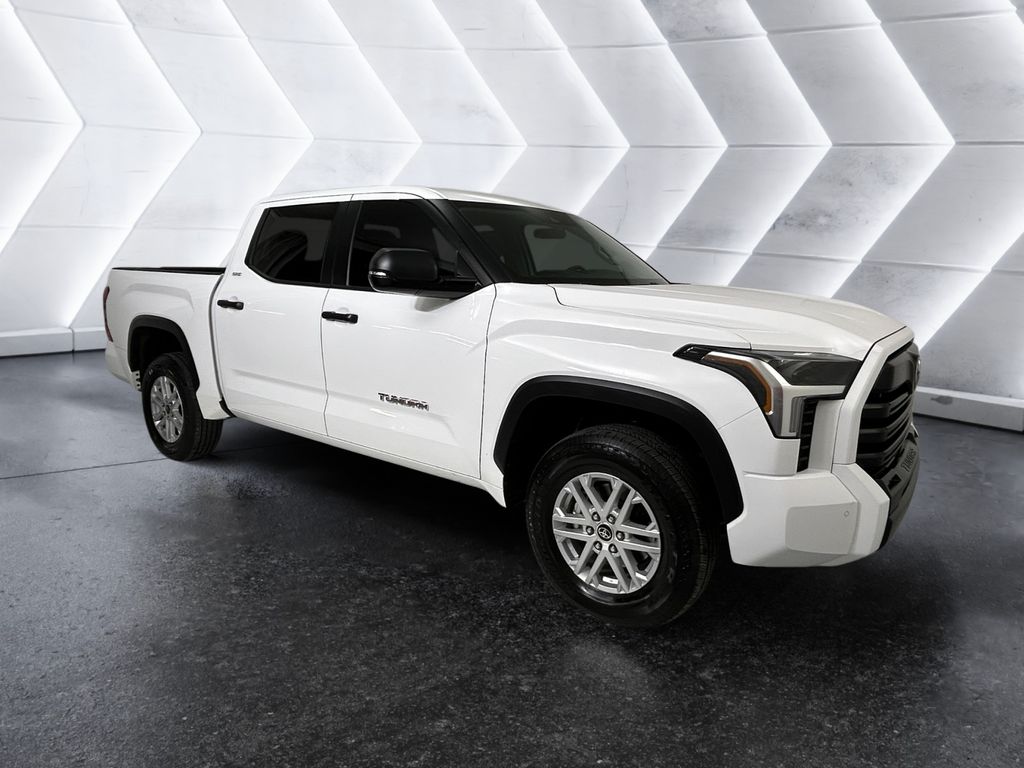 2024 Toyota Tundra SR5's photo