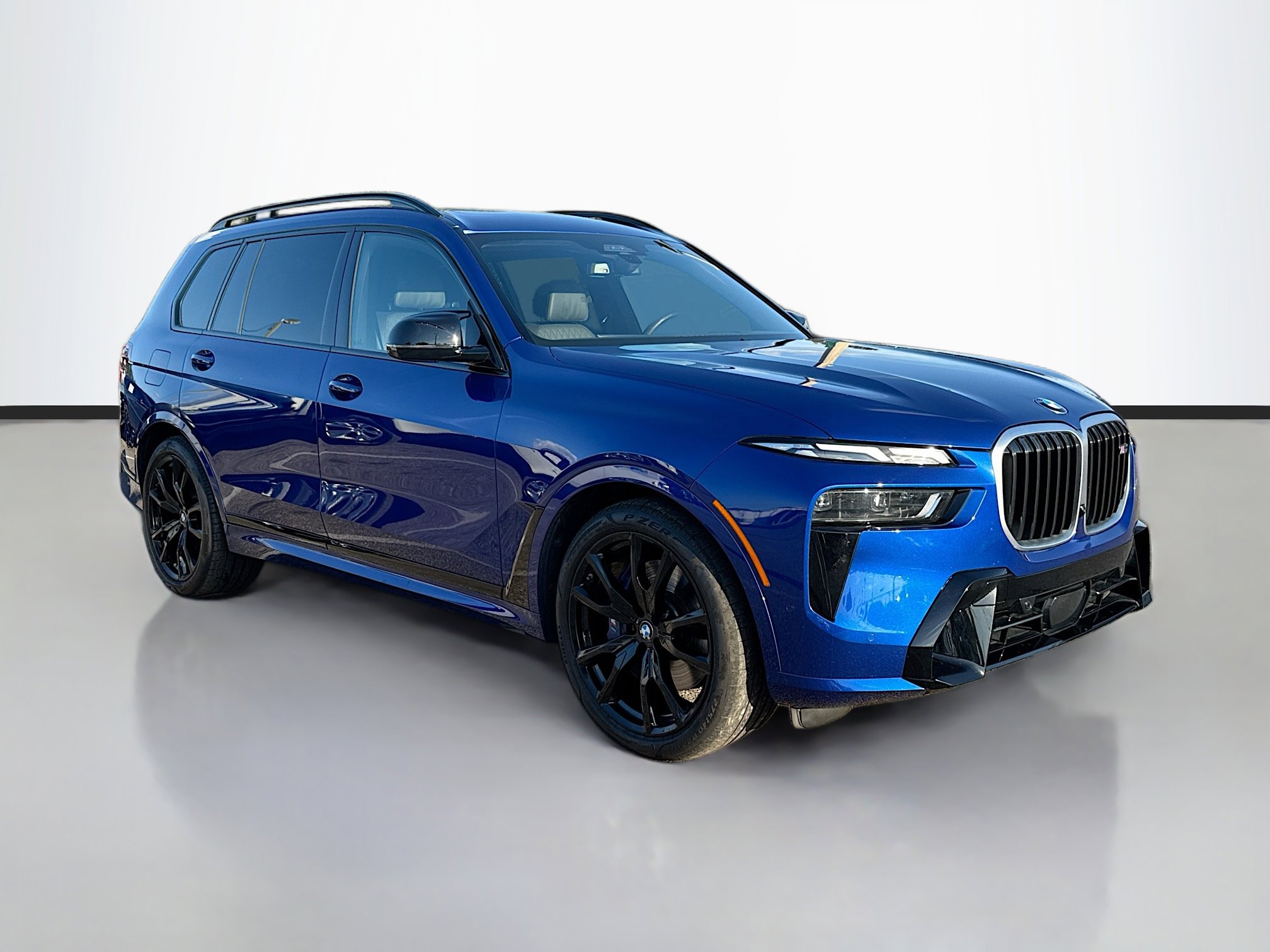 2025 BMW X7 M60i's photo