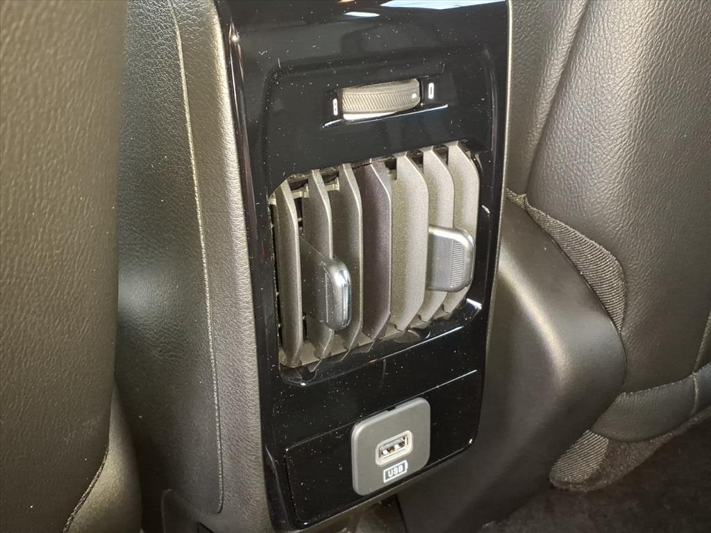 2026 Jeep Compass Latitude photo 3