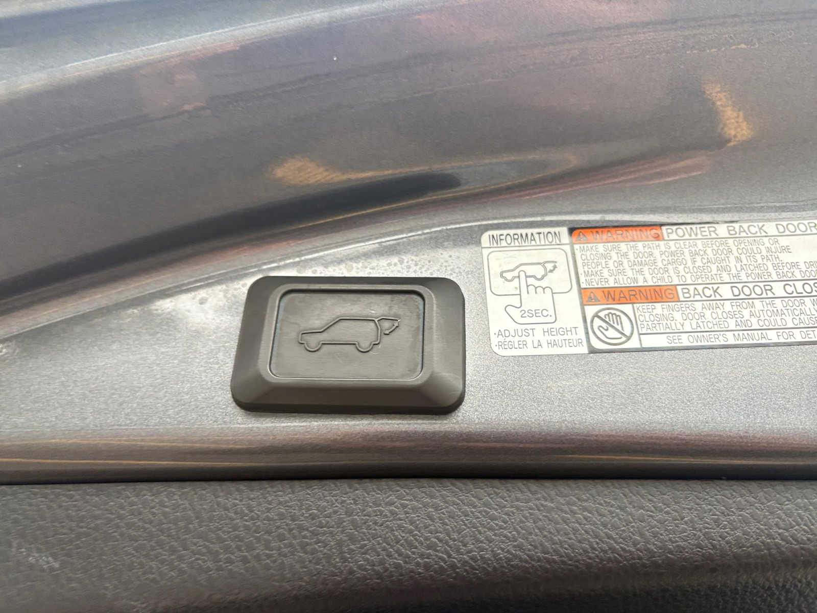 2018 Toyota RAV4 Hybrid XLE photo 33