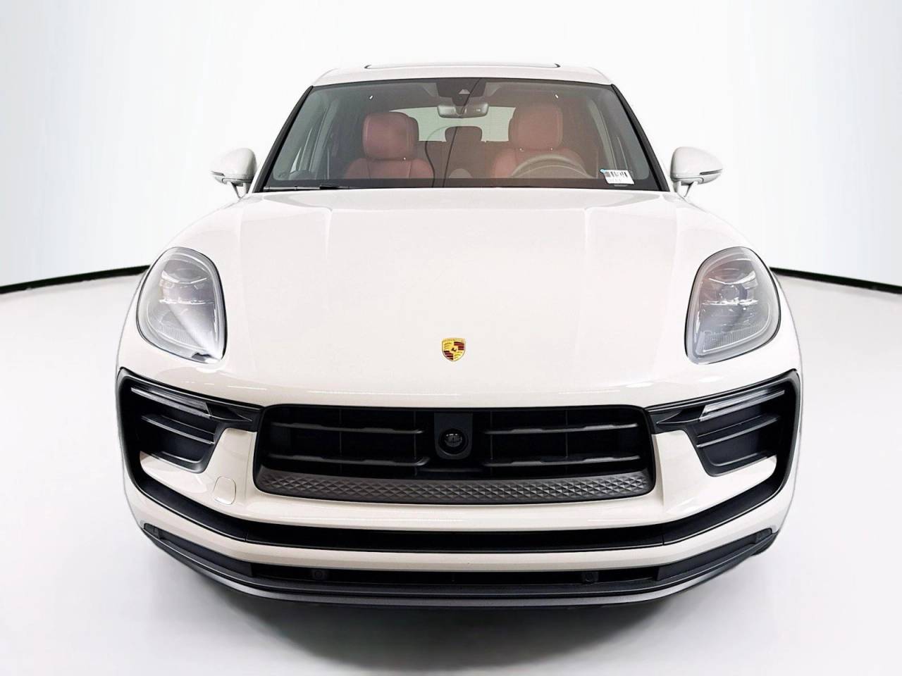 2025 Porsche Macan T photo 6