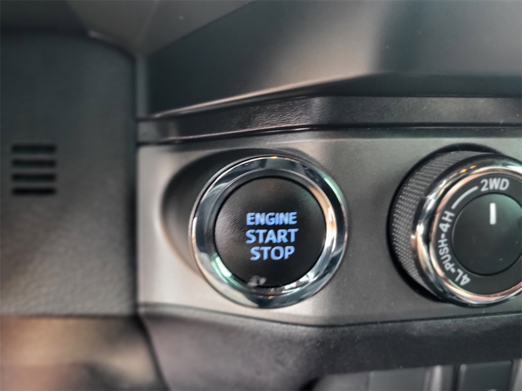 2020 Toyota Tacoma TRD Off-Road photo 23