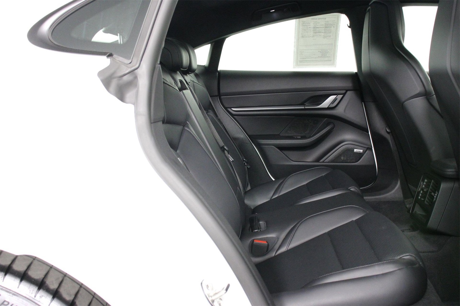2025 Porsche Taycan photo 27