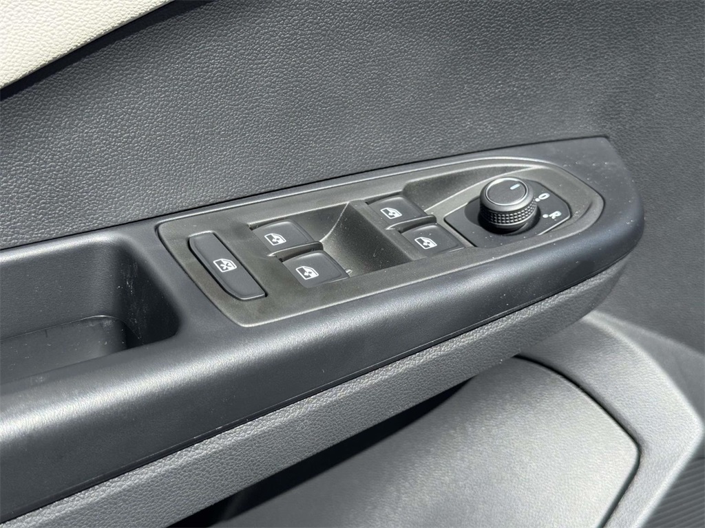 2025 Volkswagen Taos S photo 22