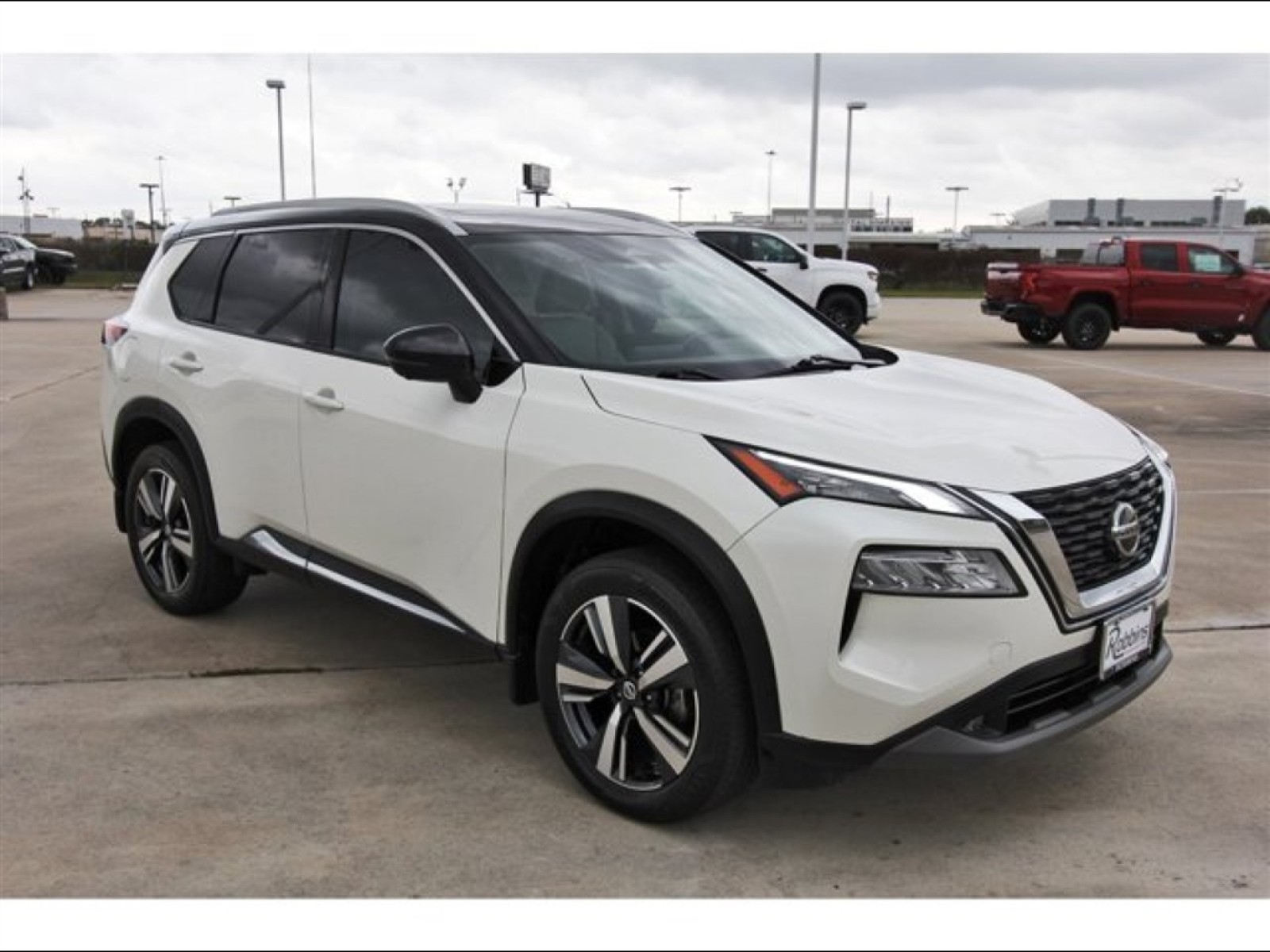 2021 Nissan Rogue SL White at TX Auto Group