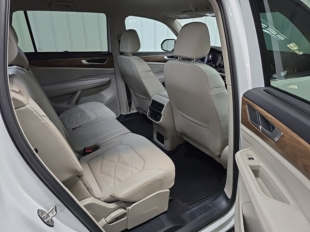 2024 Volkswagen Atlas SE Technology photo 17